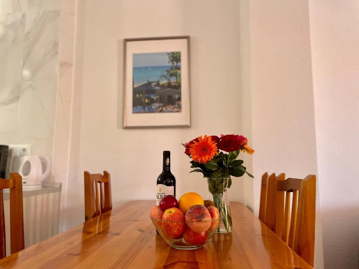 Sunny 2-Bedroom Apartment In Parque Santiago II 美洲海滩