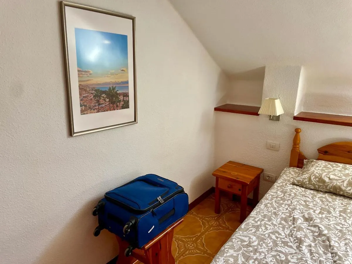 Sunny 2-Bedroom Apartment In Parque Santiago II Playa de las Americas  0*, Playa de las Americas (Tenerife)